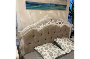 Двуспальная кровать Венеция MUR-101-01 с каретной стяжкой